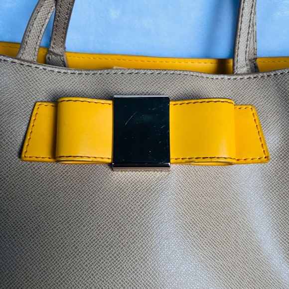 Ivanka Trump Top Handle Tote Tan Yellow Gold Hardware Large Handbags Yellow Bow - Picture 4 of 16